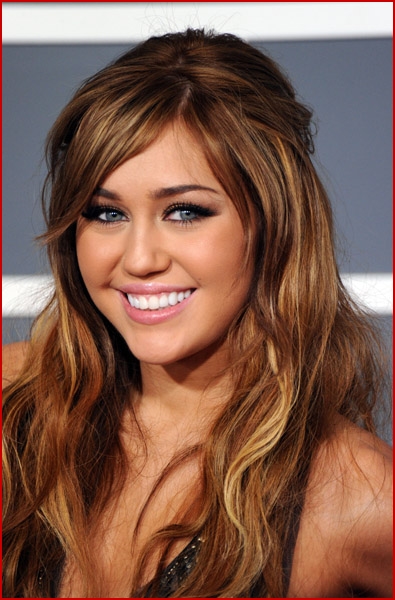 Miley-Cyrus-2011-Grammys5